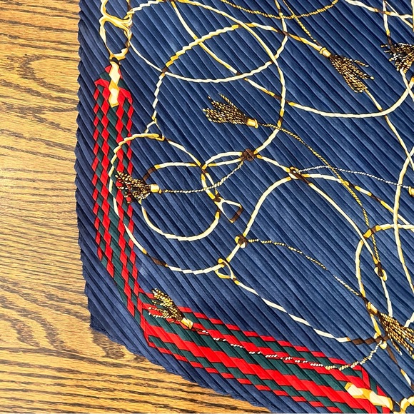 Pleated Navy Red Equestrian Rope Chain Neck Scarf Diamond Shape 35 Diagonal Luxe - Picture 5 of 9